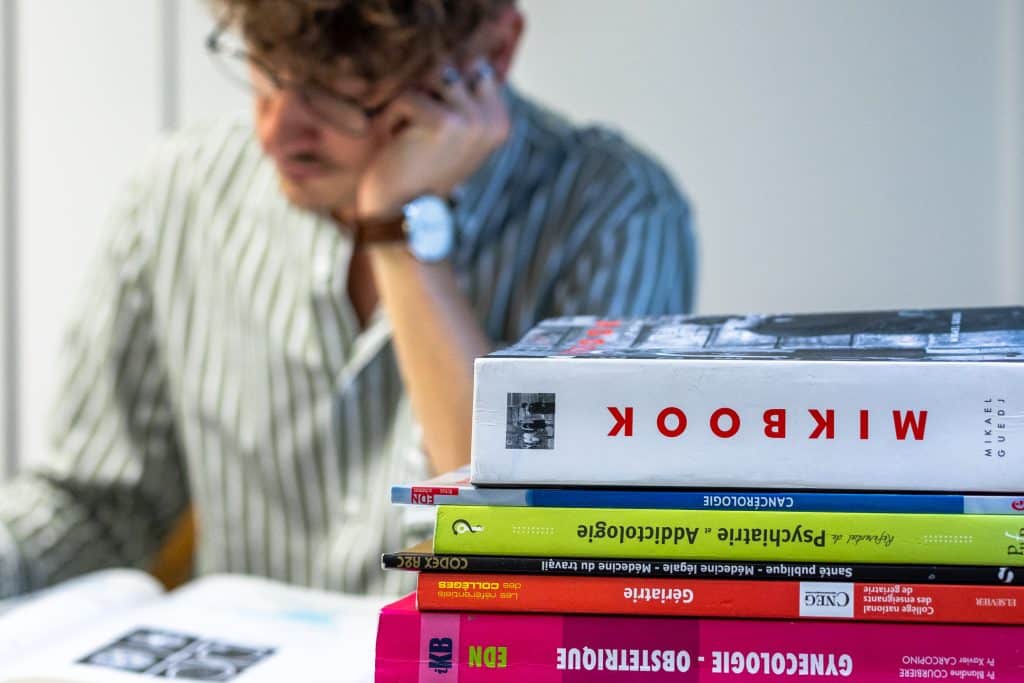 Étudiant en prépa médecine à Paris – Livres et manuels de sciences médicales