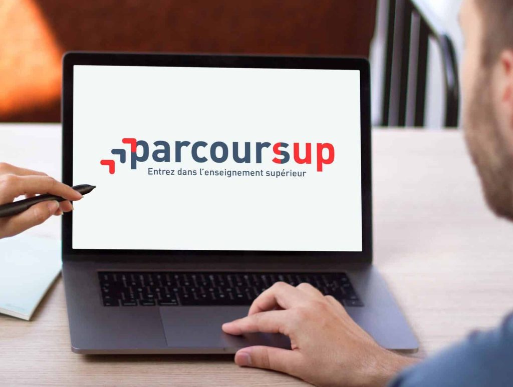 Connexion à Parcoursup pour formuler ses vœux PASS, LAS ou prépa médecine